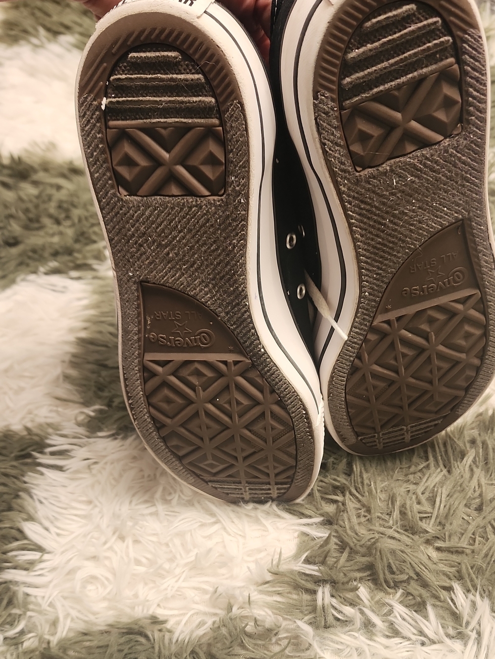 Converse Low Tops - Picture 6 of 6